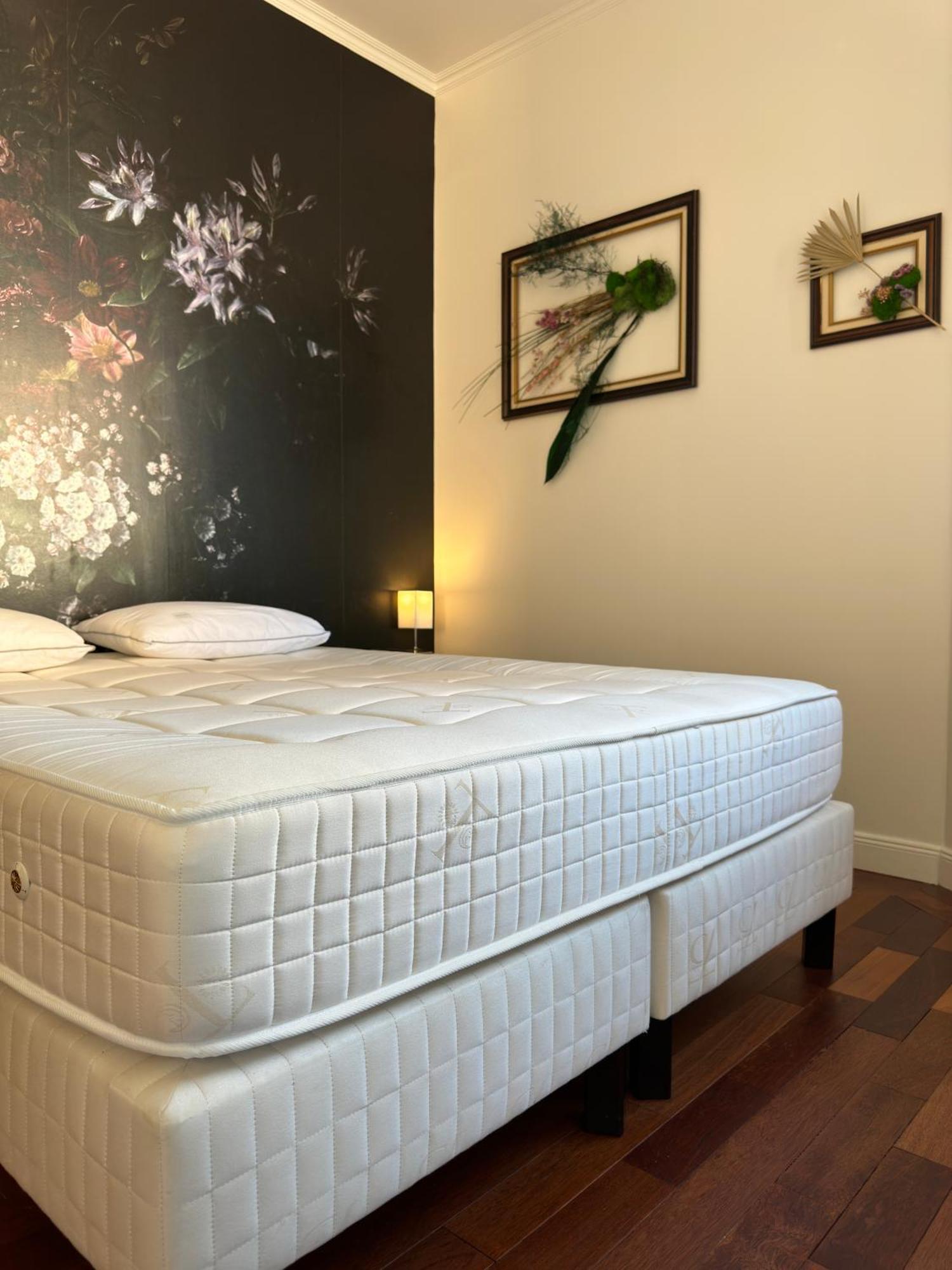 L'Emperador Apartman Reims Szoba fotó