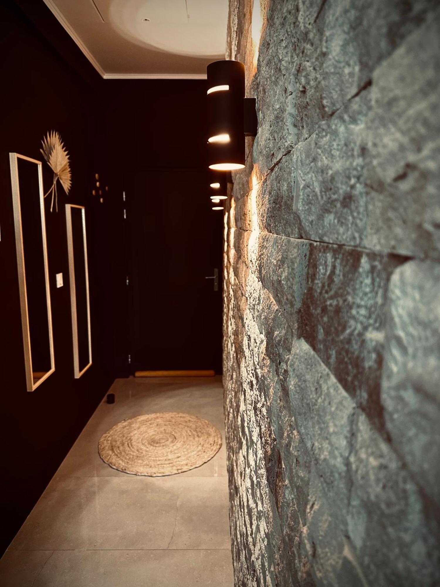 L'Emperador Apartman Reims Szoba fotó